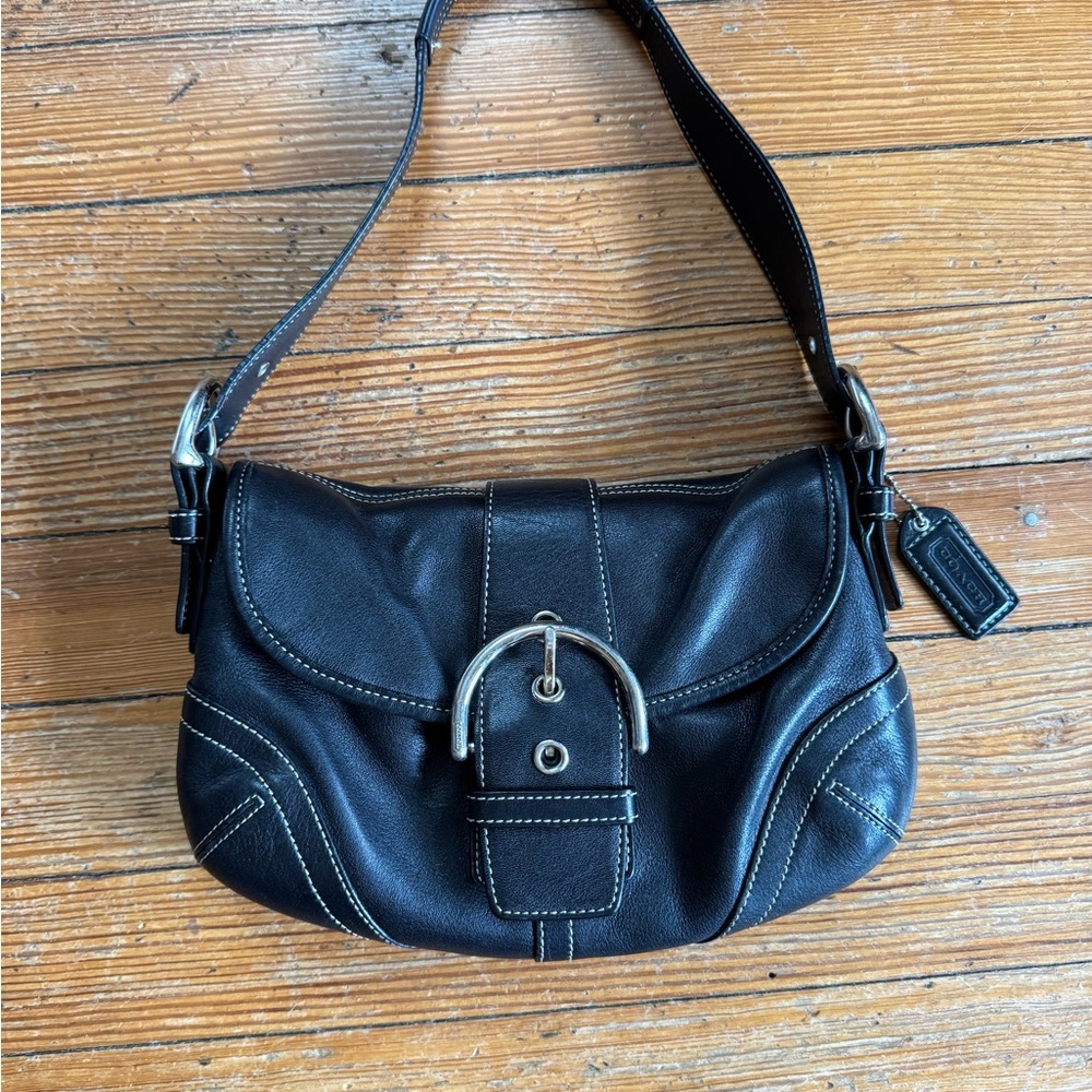 VINTAGE Coach Soho 9247 Black Leather Contrast Stitching Flap Buckle Handbag Bag